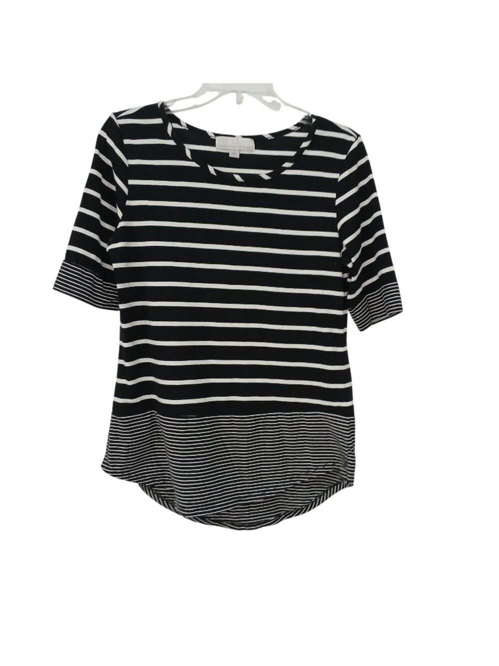Carolyn Taylor Womens Small Top Black & White Striped Short Sleeve Cotton #D-46
